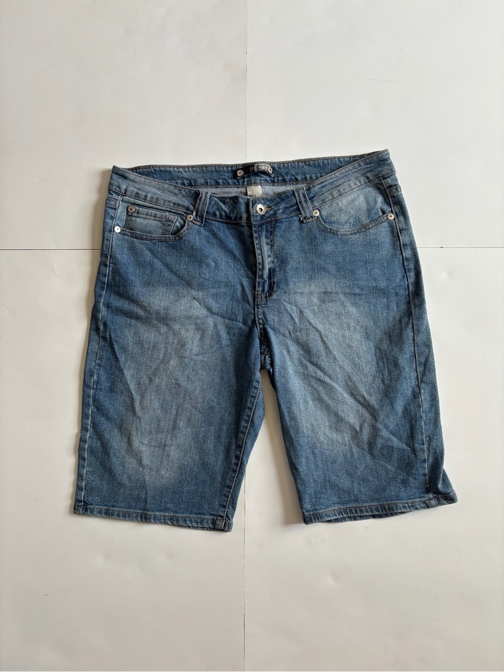 Mid-Wash Blue Denim Jean Shorts for Women - Classic Five-Pocket Style